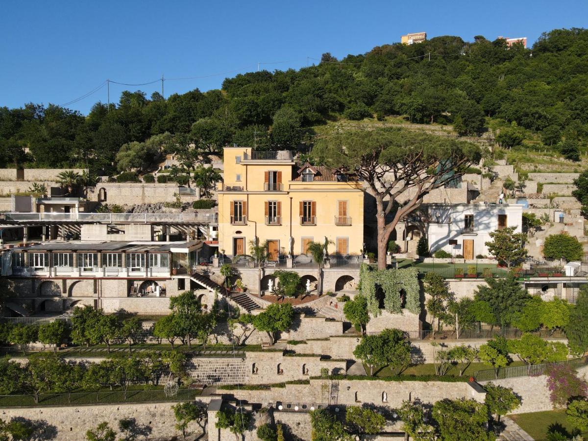 Villa Di Natale Pagani Exterior photo
